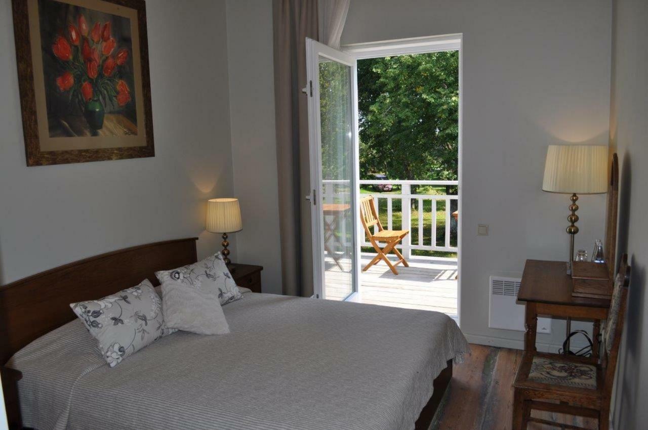 Meke Hotel Mustkalni Eksteriør billede