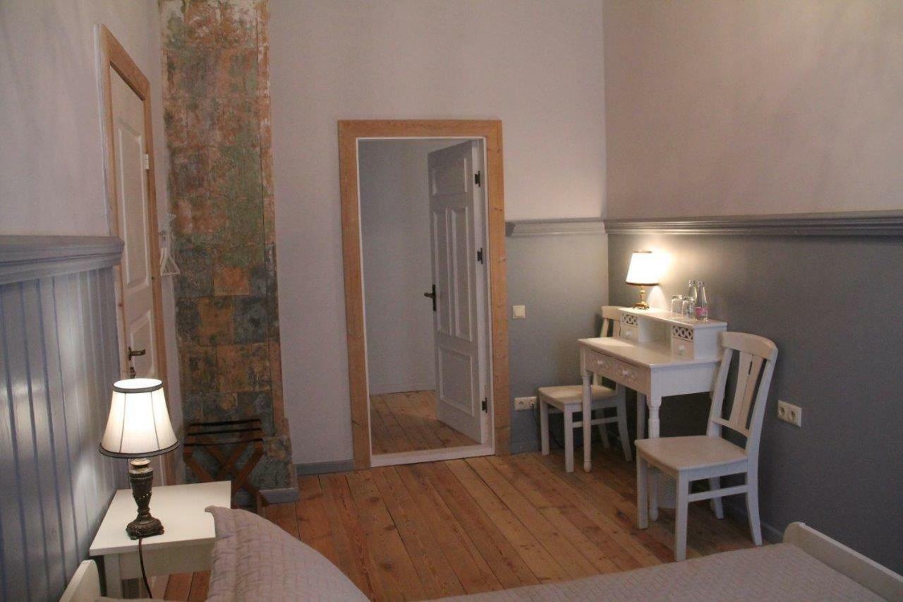 Meke Hotel Mustkalni Eksteriør billede