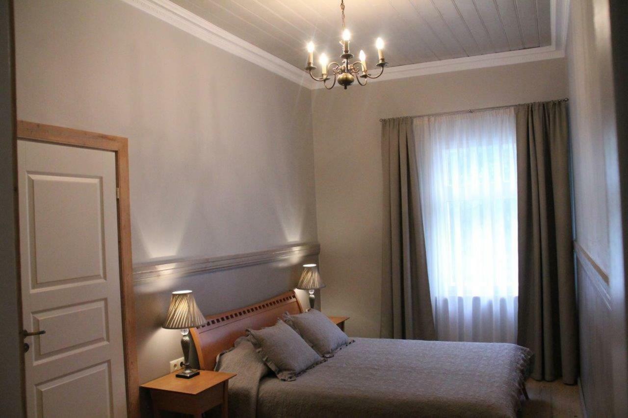 Meke Hotel Mustkalni Eksteriør billede