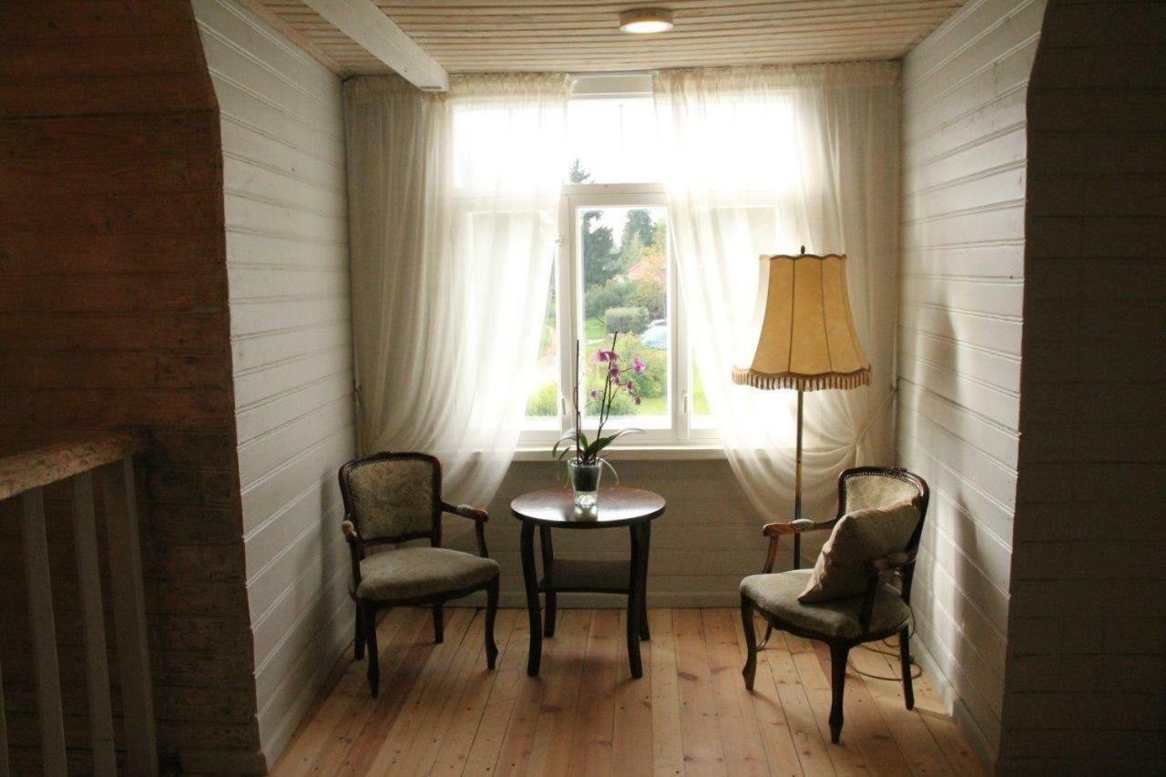 Meke Hotel Mustkalni Eksteriør billede