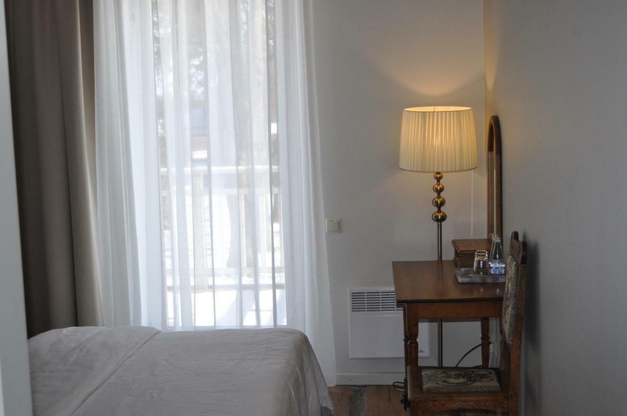 Meke Hotel Mustkalni Eksteriør billede