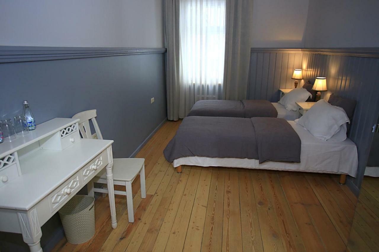 Meke Hotel Mustkalni Eksteriør billede