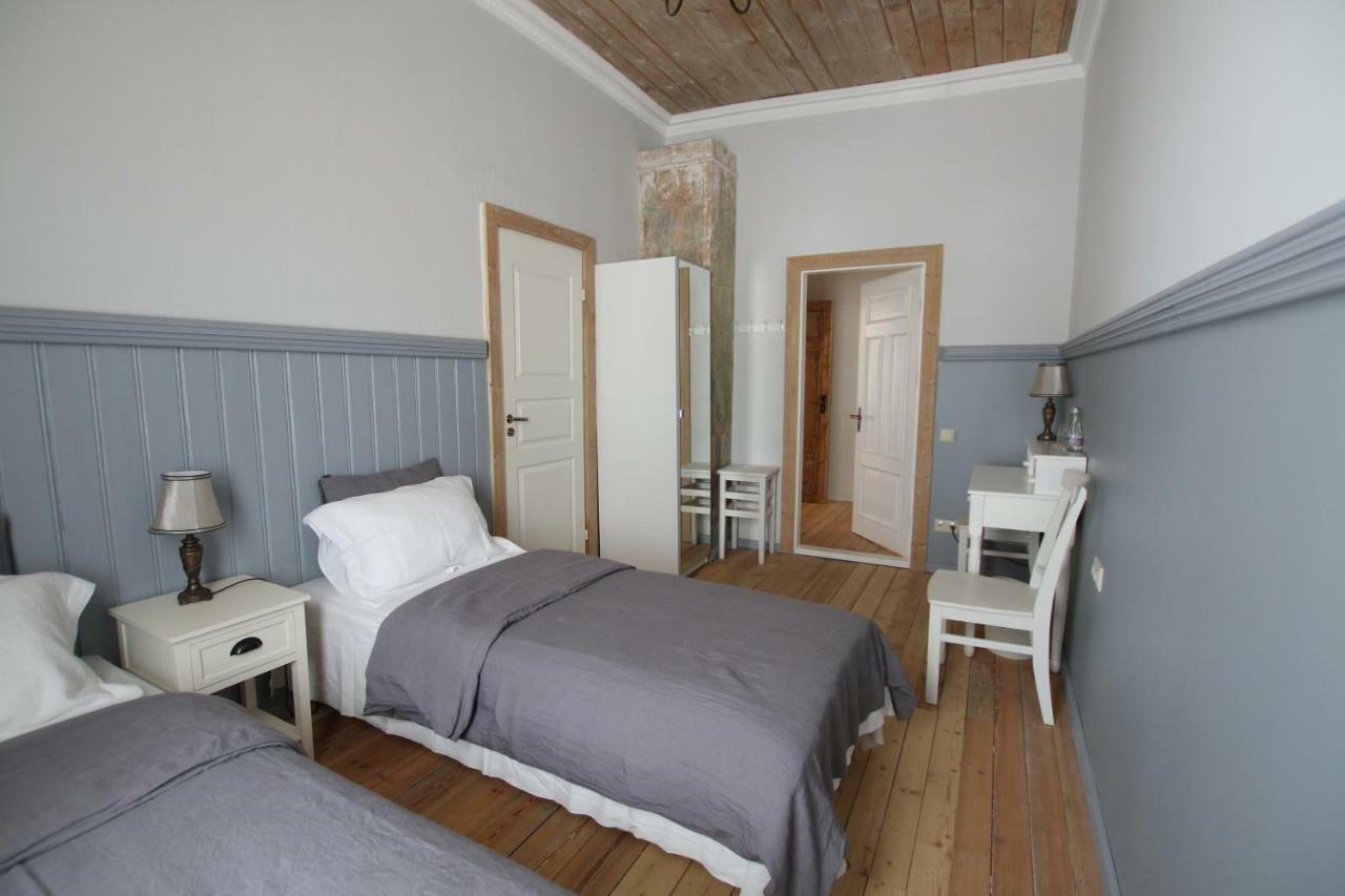 Meke Hotel Mustkalni Eksteriør billede