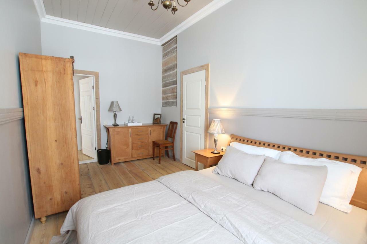 Meke Hotel Mustkalni Eksteriør billede
