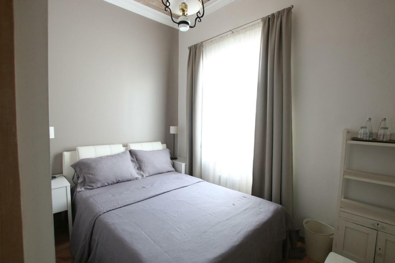 Meke Hotel Mustkalni Eksteriør billede