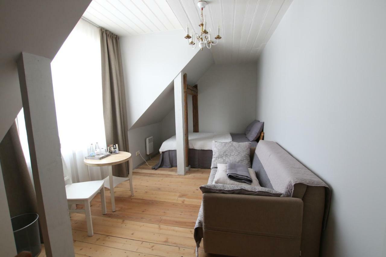 Meke Hotel Mustkalni Eksteriør billede