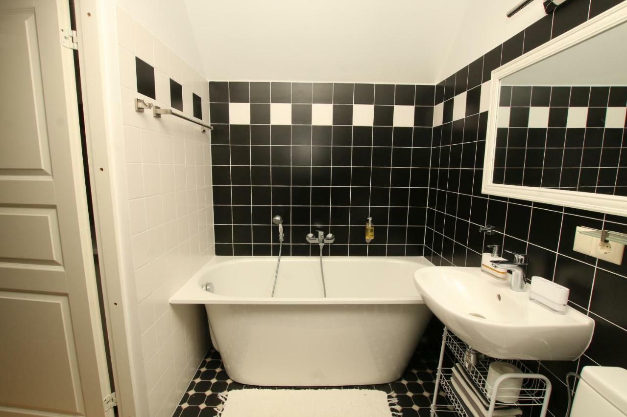 Meke Hotel Mustkalni Eksteriør billede