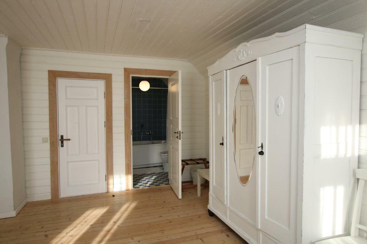 Meke Hotel Mustkalni Eksteriør billede